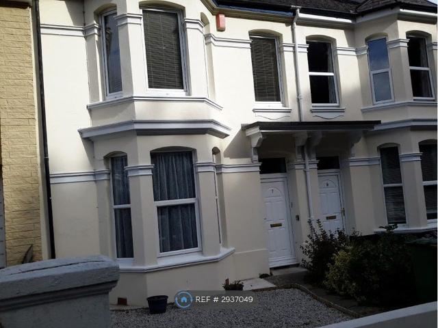 Apartment for rent in Lower Compton, Mount Wise