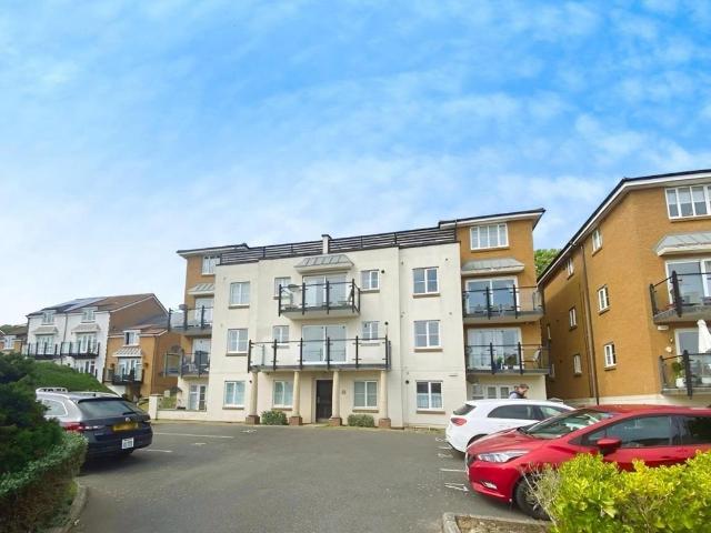 Apartment for rent in Golden Valley, Folkestone