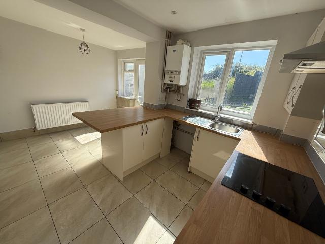 Apartment for rent in Box, Llanelli