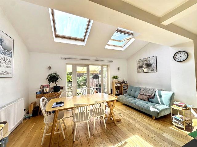 House for rent in London Borough of Merton, Raynes Park