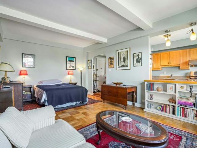 Apartment for sale in Arverne, New York