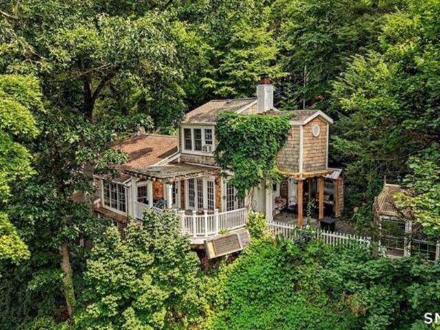 House for sale in Southbury, Connecticut