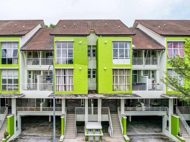 Townhouse for sale in Petaling, Damansara Damai