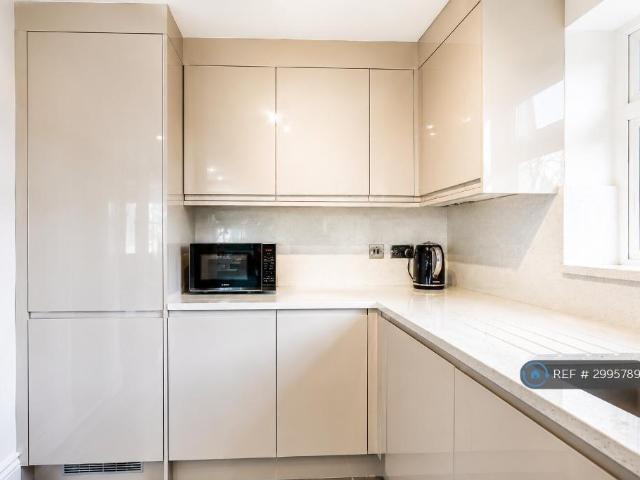 Apartment for rent in London Borough of Barnet, Greater London