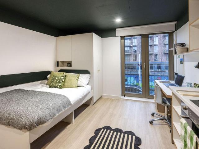 Studio for rent in Scotland