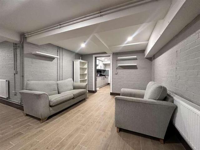 Apartment for rent in Heigham Grove, East Bank
