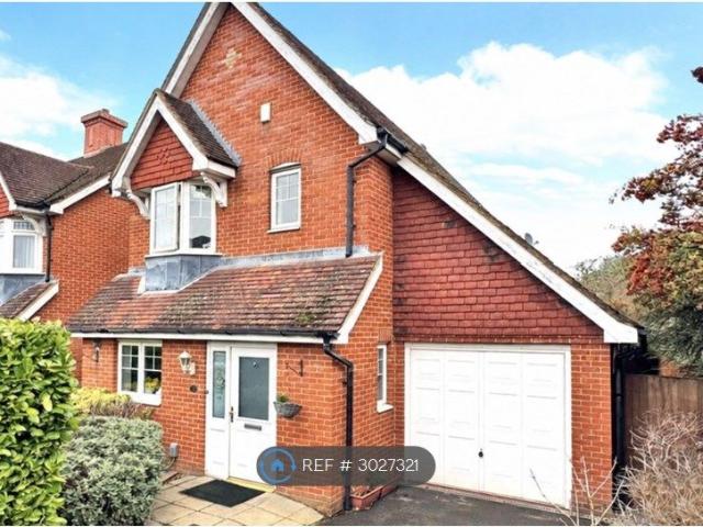 House for rent in Motspur Park, Greater London