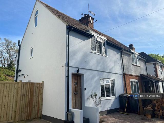 House for rent in Lower Green Esher, Blackhills