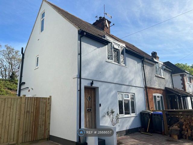 House for rent in Lower Green Esher, Blackhills