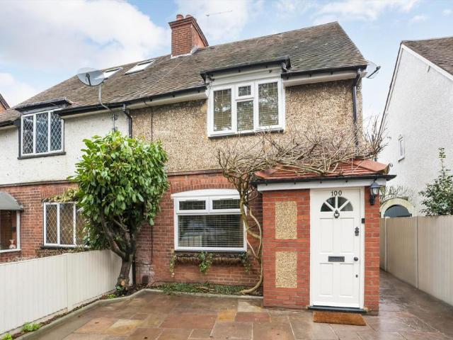House for rent in Lower Green Esher, Blackhills