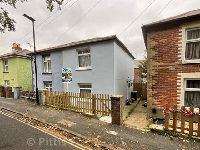 House for sale in Oakfield, Ryde