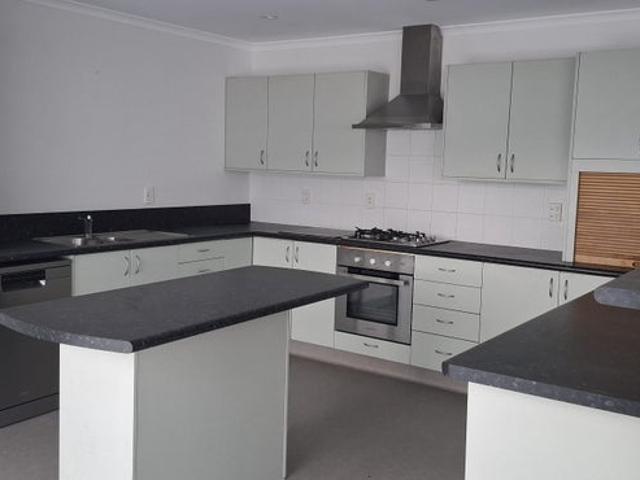 Apartment for rent in Days Bay, Wellington