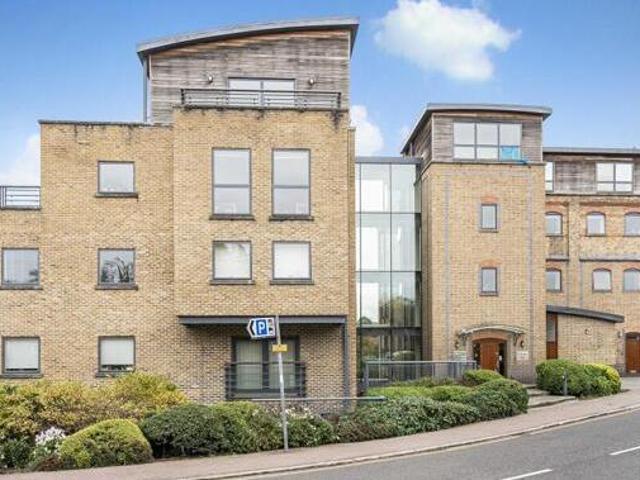 House for sale in Ashlyns Estate, Pouchen End