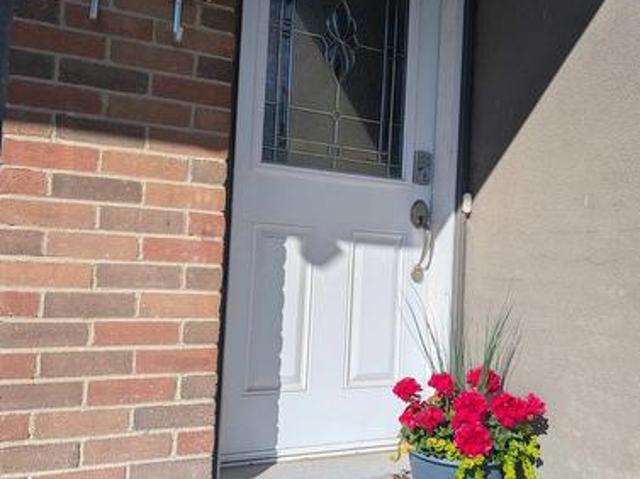 House for rent in Applewood, Mississauga