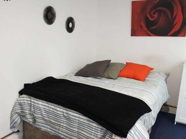 Studio for rent in Willenhall, West Midlands