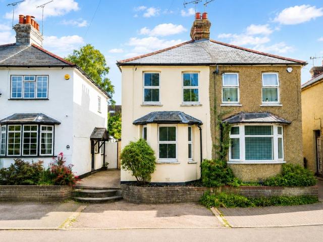 House for rent in Five Acres, Hertfordshire