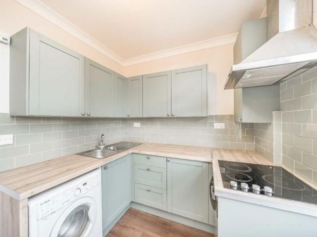 Apartment for rent in North Sheen, Greater London