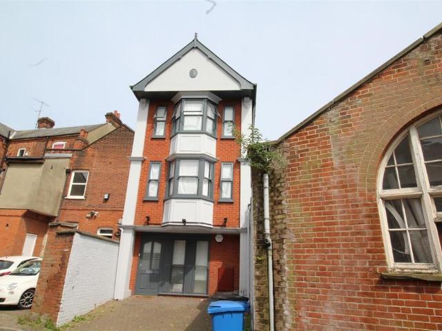 House for rent in Key Street, Suffolk