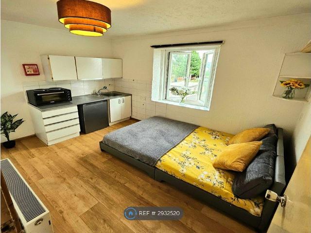 Room for rent in Upper Parkstone, Poole