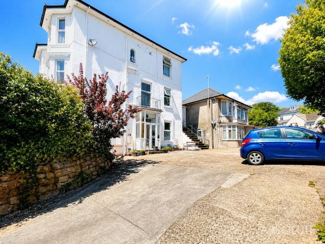 Apartment for rent in Oldway, Livermead