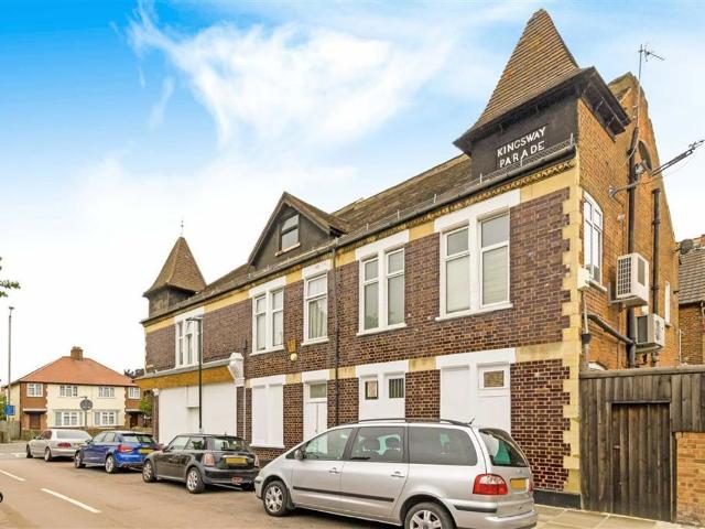 Apartment for rent in Mortlake, Greater London