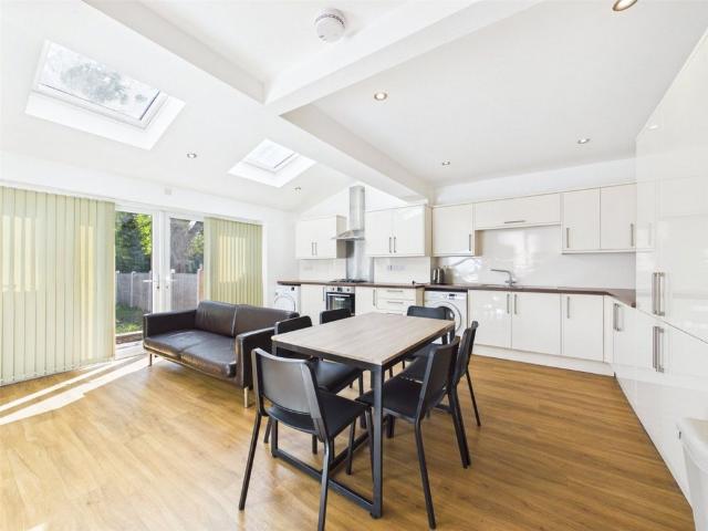 Room for rent in Attenborough, East Midlands