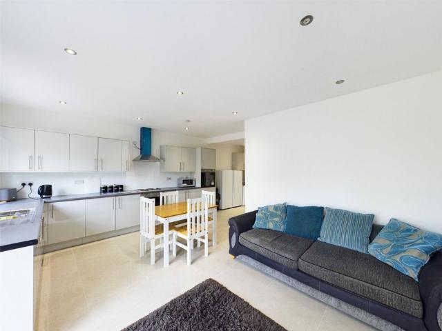 Room for rent in Attenborough, East Midlands