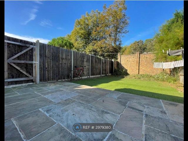 Room for rent in Ramsden, Greater London