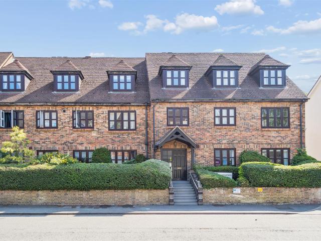 Apartment for rent in Heronsgate, Batchworth