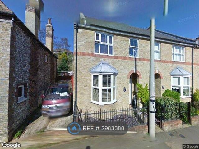 House for rent in River, Ash