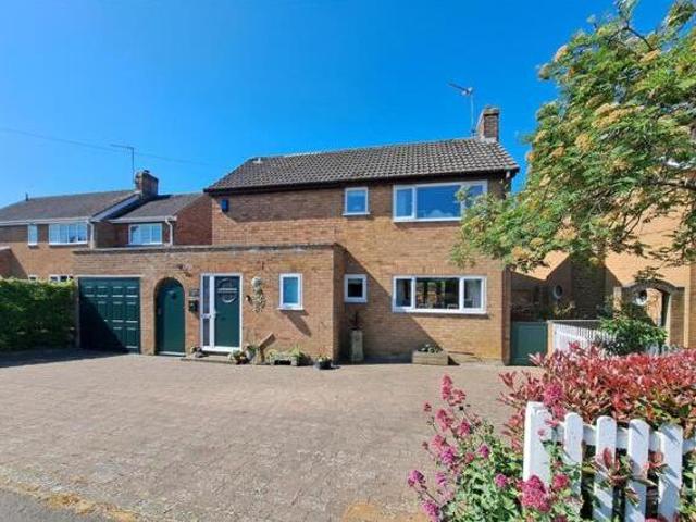 House for sale in Northampton, Northamptonshire
