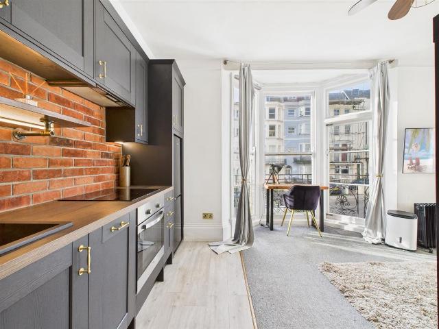 Studio for rent in Kemptown, Brighton & Hove