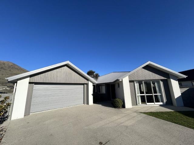 House for rent in Otakou