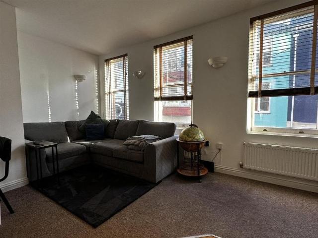 Apartment for rent in Strode, Devon