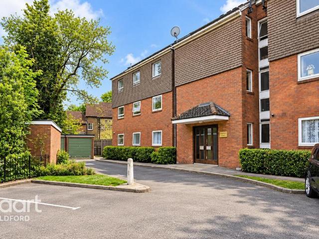 Apartment for rent in Fole, Surrey