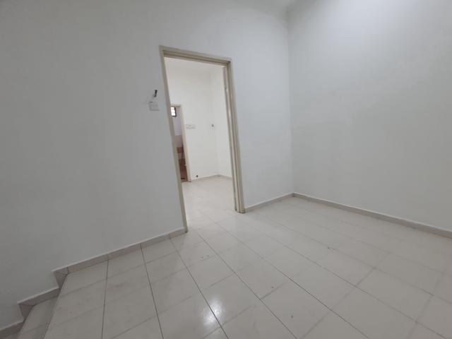 Terraced House for sale in Malaka