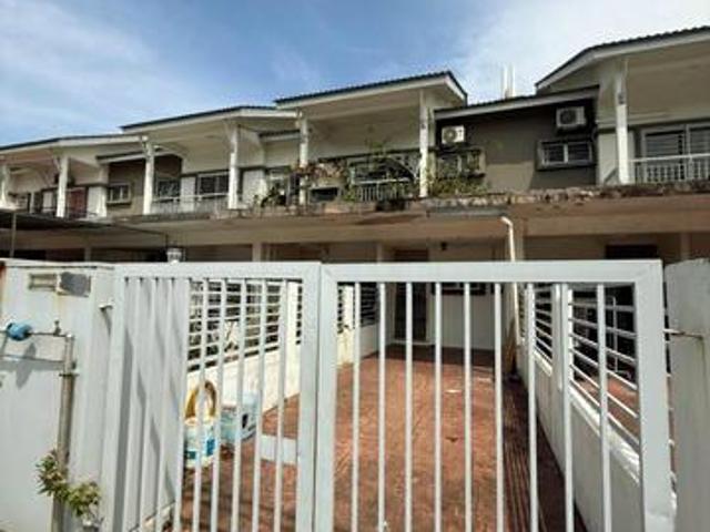 Townhouse for sale in Petaling, Subang Jaya