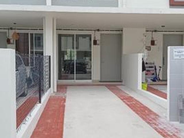 Townhouse for rent in Bandar Baru Salak Tinggi, Sepang