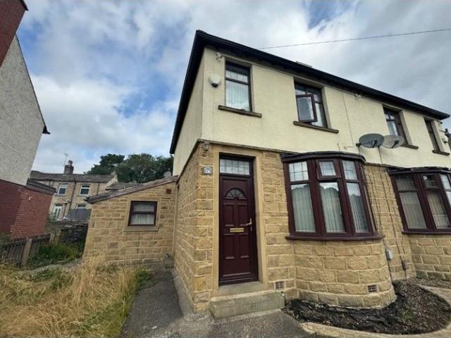 House for rent in Huddersfield, West Yorkshire