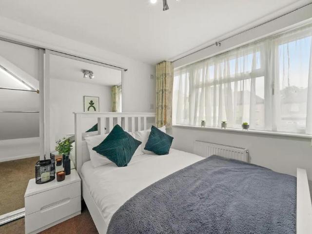 House for rent in London Borough of Ealing, Greater London