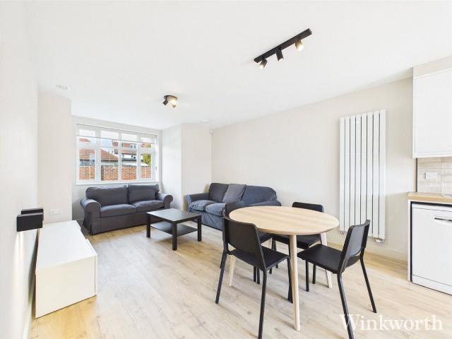 House for rent in London Borough of Ealing, Park Royal
