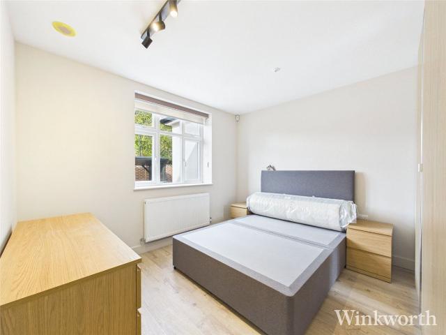 House for rent in London Borough of Ealing, Park Royal
