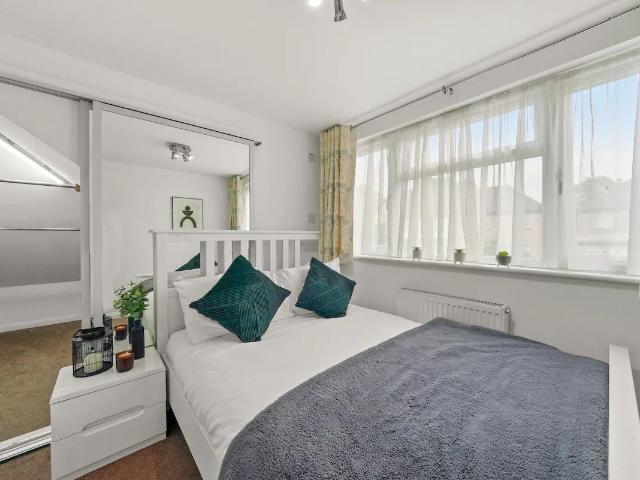 Room for rent in London Borough of Ealing, Park Royal