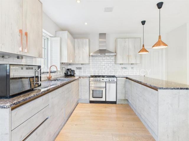 House for rent in London Borough of Ealing, Greater London
