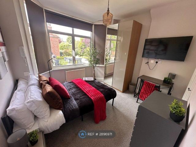 Room for rent in Greenhill, Greater London