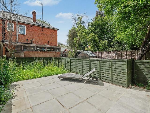 Studio for rent in Greenhill, Greater London