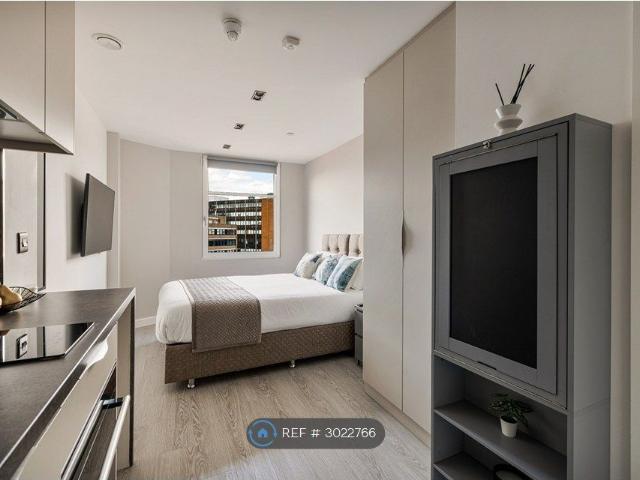 Studio for rent in Harrow On The Hill, Greater London