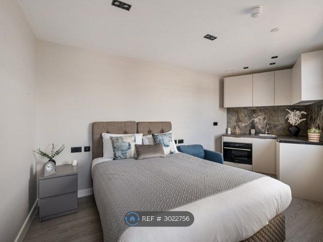 Studio for rent in Harrow On The Hill, Greater London