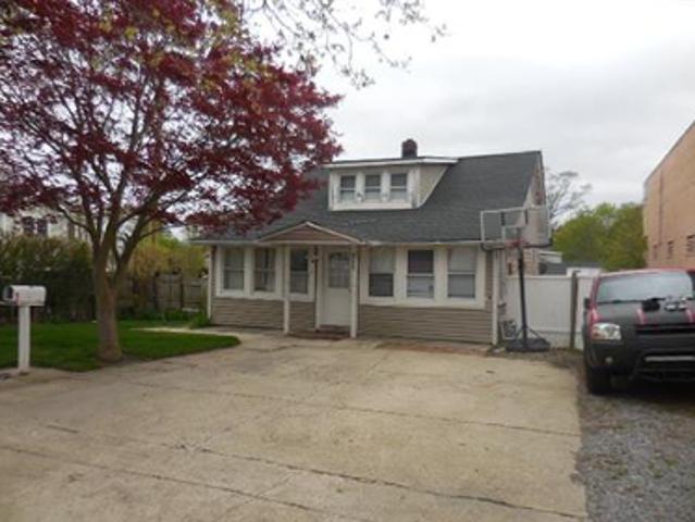 House for sale in Huntington, New York