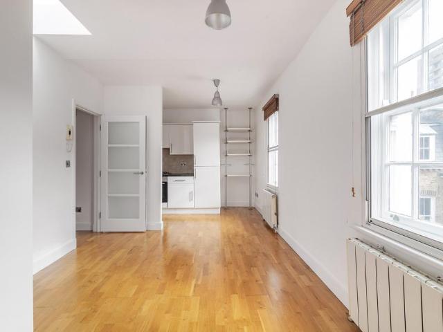 Apartment for rent in Soho, Greater London